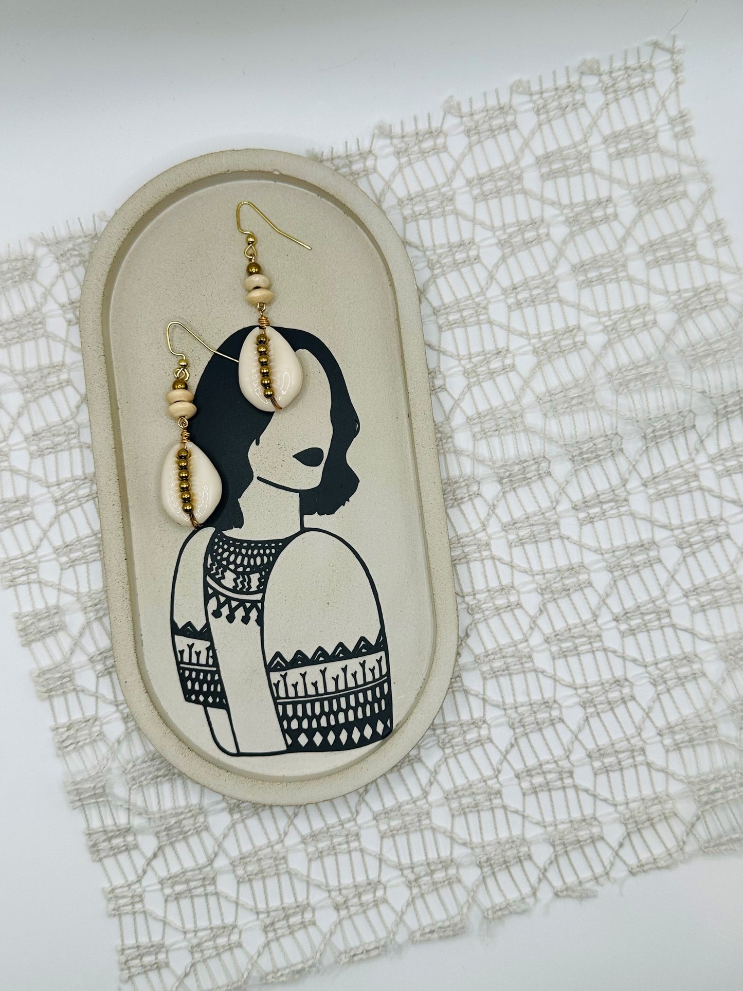 Cowrie & Gold