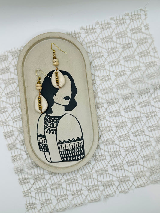 Cowrie & Gold